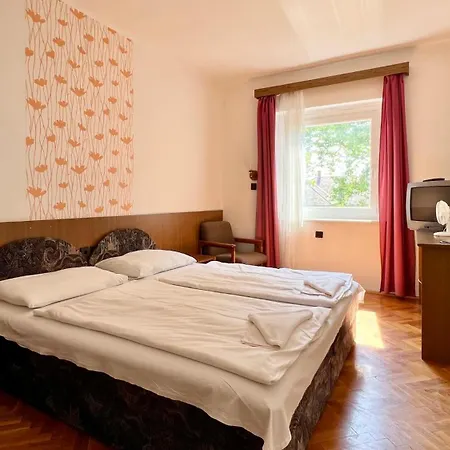Hotel Siraly