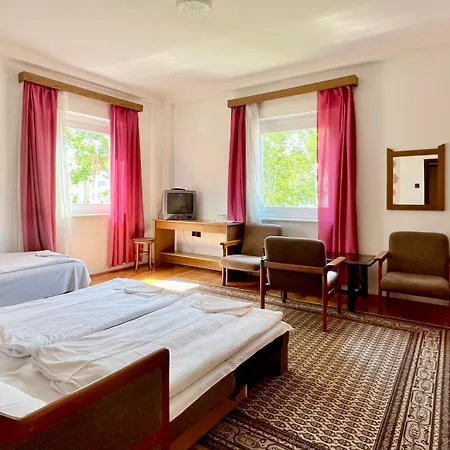 Siraly Hotel